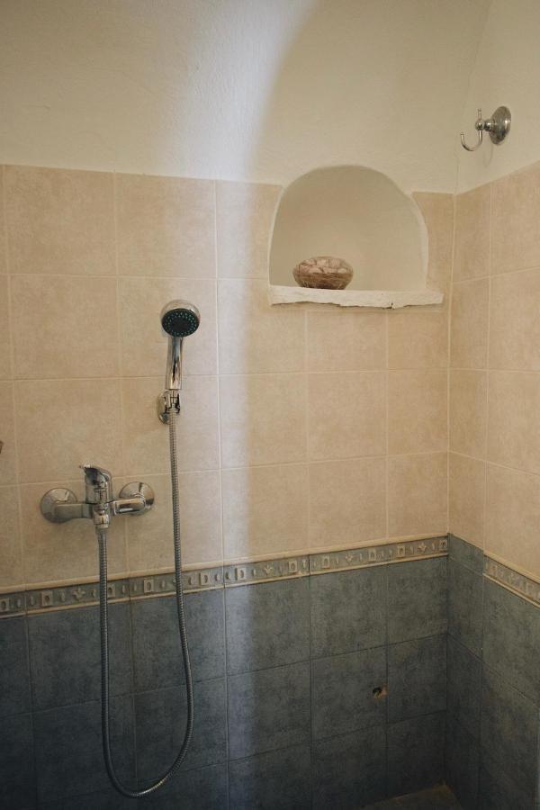 Yi Artistry 1-Bedroom Medieval Holiday House Kalamoti Extérieur photo