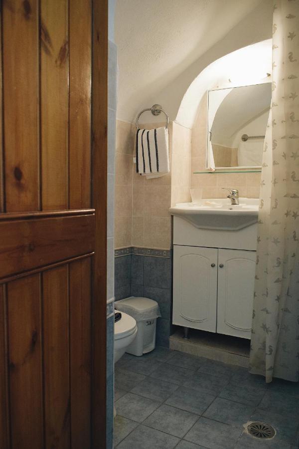 Yi Artistry 1-Bedroom Medieval Holiday House Kalamoti Extérieur photo